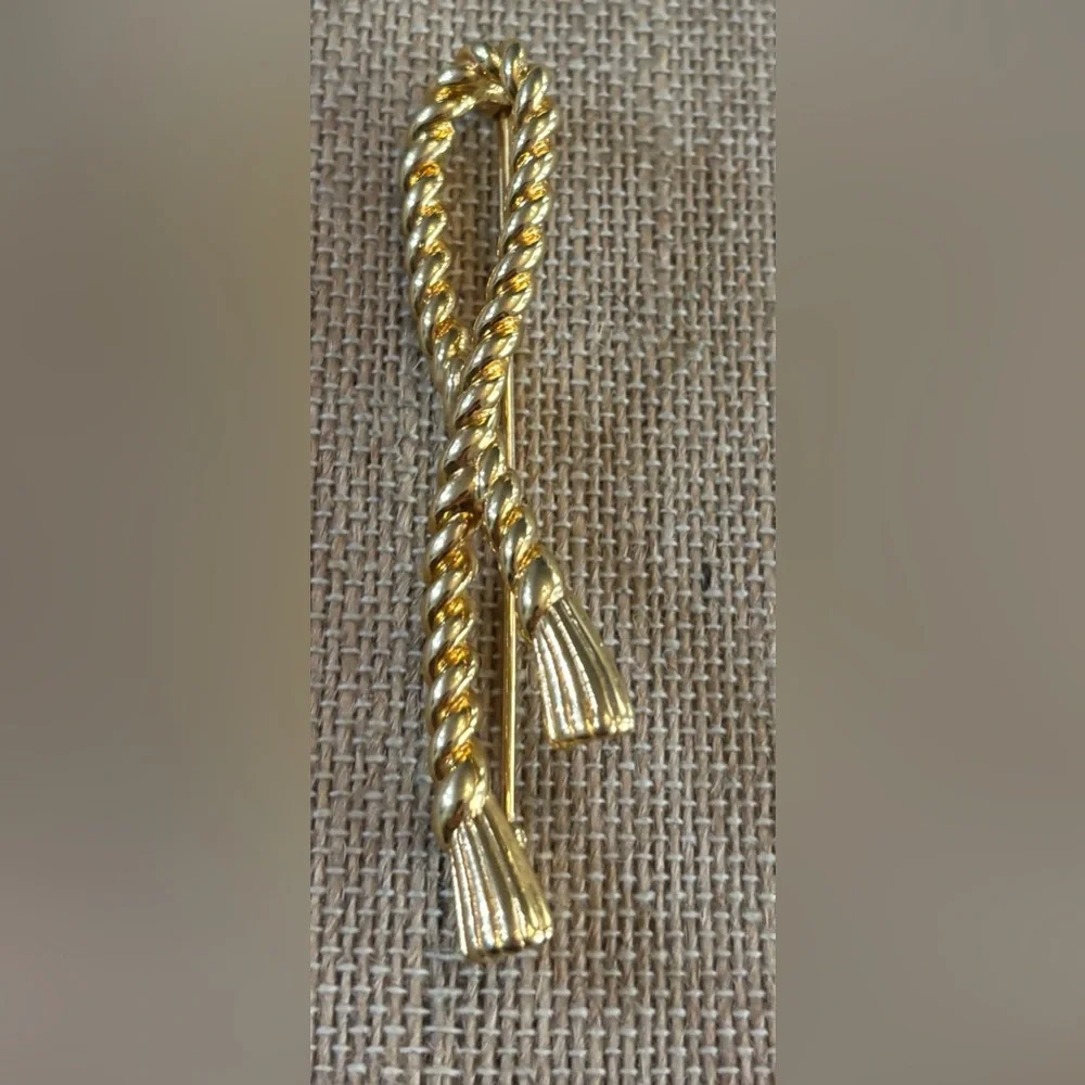 Vintage Monet Gold Tone Twisted Rope Tassel Pin Brooch